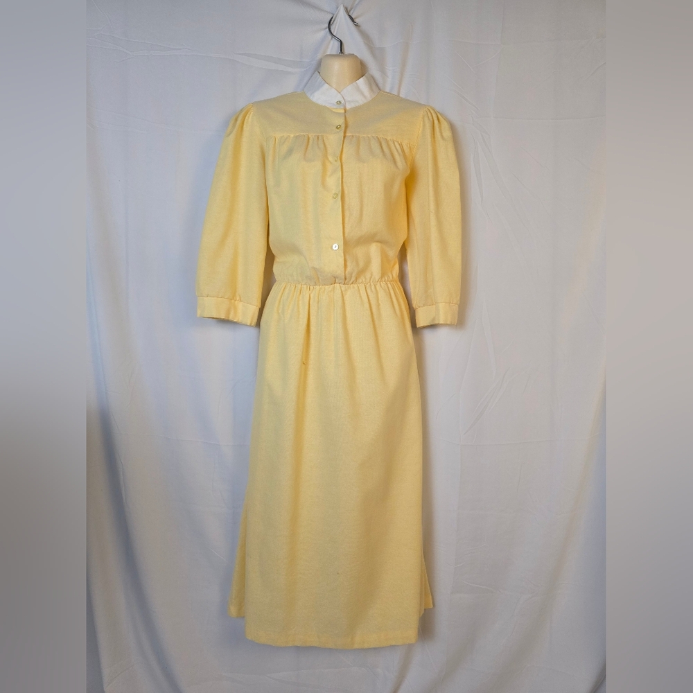 Vintage David Straus Elegant Yellow Women's Dress with White Mock Collar